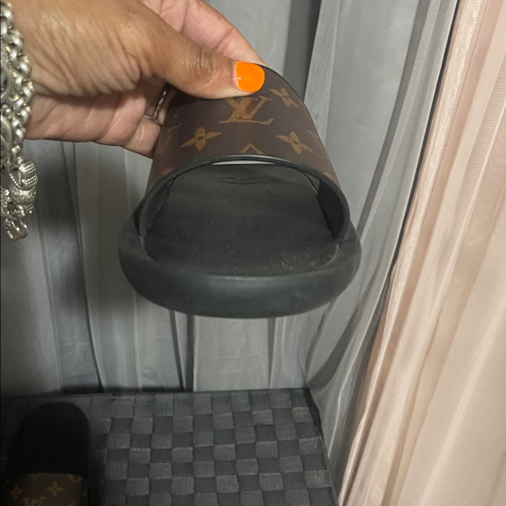 Louis Vuitton Monogram Brown and Black Sandals - Picture 3 of 5